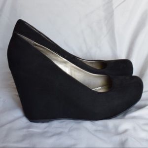 Fergalicious by Fergie Black Wedge Pumps